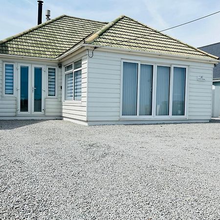 Pass The Keys Fabulous Beach Front Holiday Location Lydd Екстер'єр фото