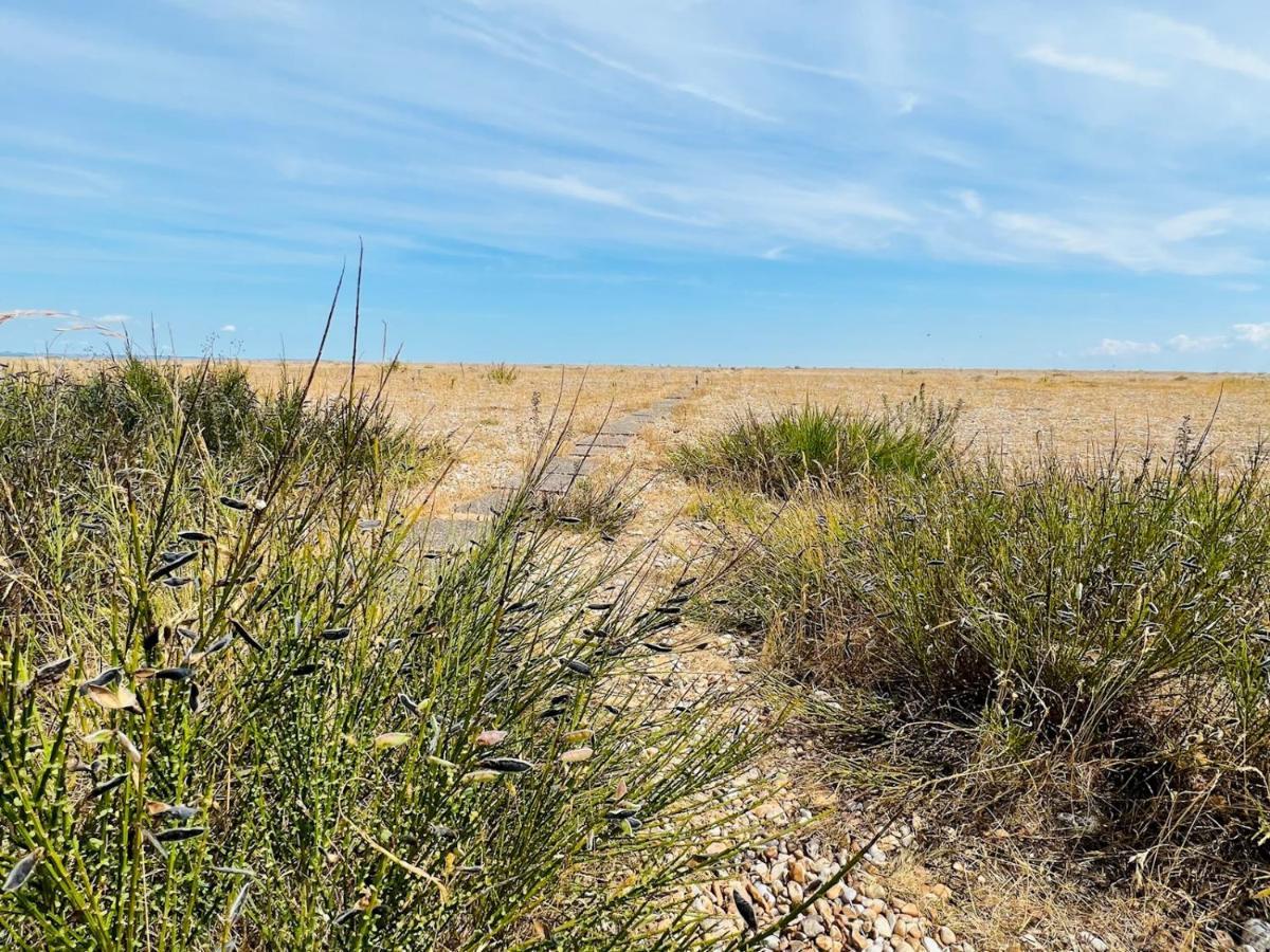 Pass The Keys Fabulous Beach Front Holiday Location Lydd Екстер'єр фото