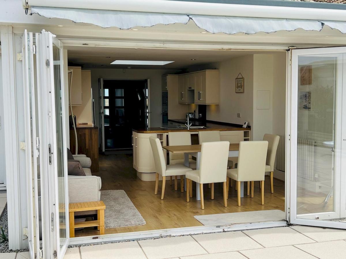 Pass The Keys Fabulous Beach Front Holiday Location Lydd Екстер'єр фото