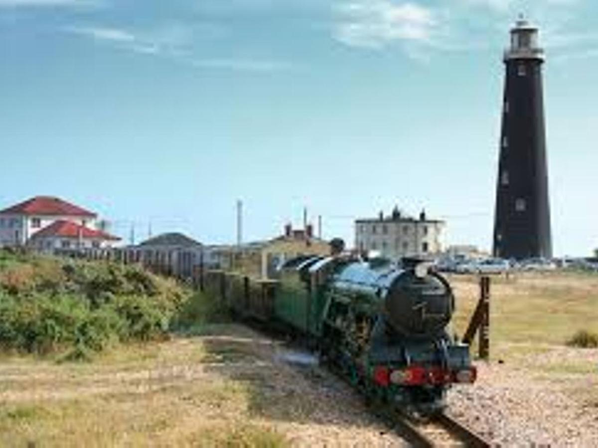 Pass The Keys Fabulous Beach Front Holiday Location Lydd Екстер'єр фото