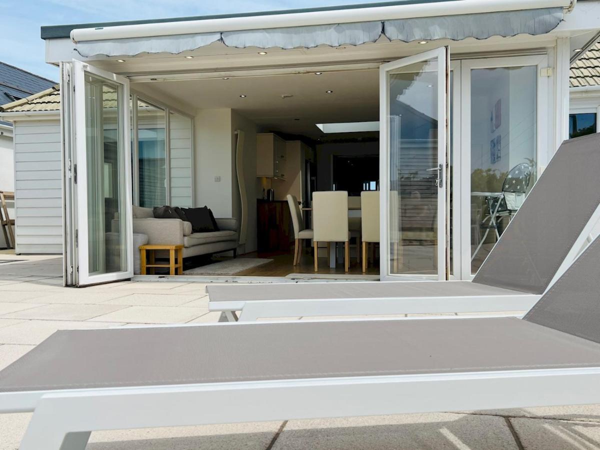 Pass The Keys Fabulous Beach Front Holiday Location Lydd Екстер'єр фото