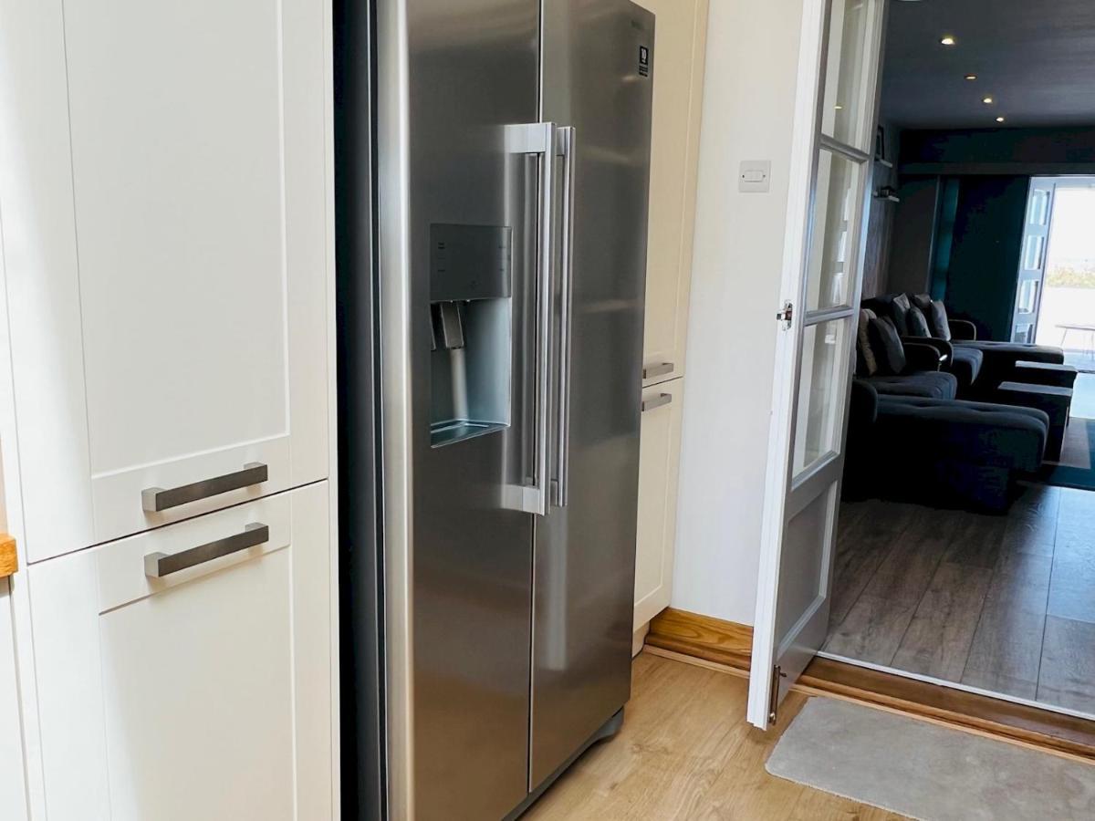 Pass The Keys Fabulous Beach Front Holiday Location Lydd Екстер'єр фото