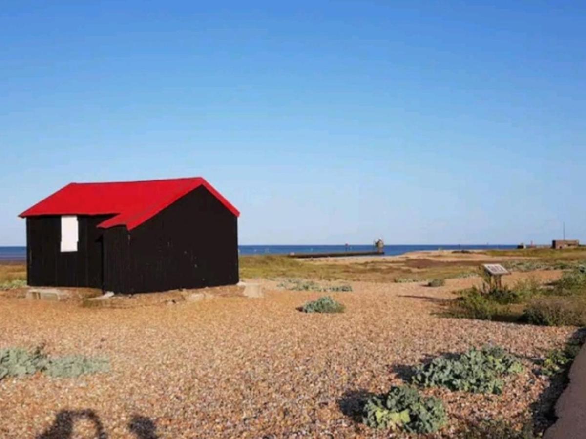 Pass The Keys Fabulous Beach Front Holiday Location Lydd Екстер'єр фото