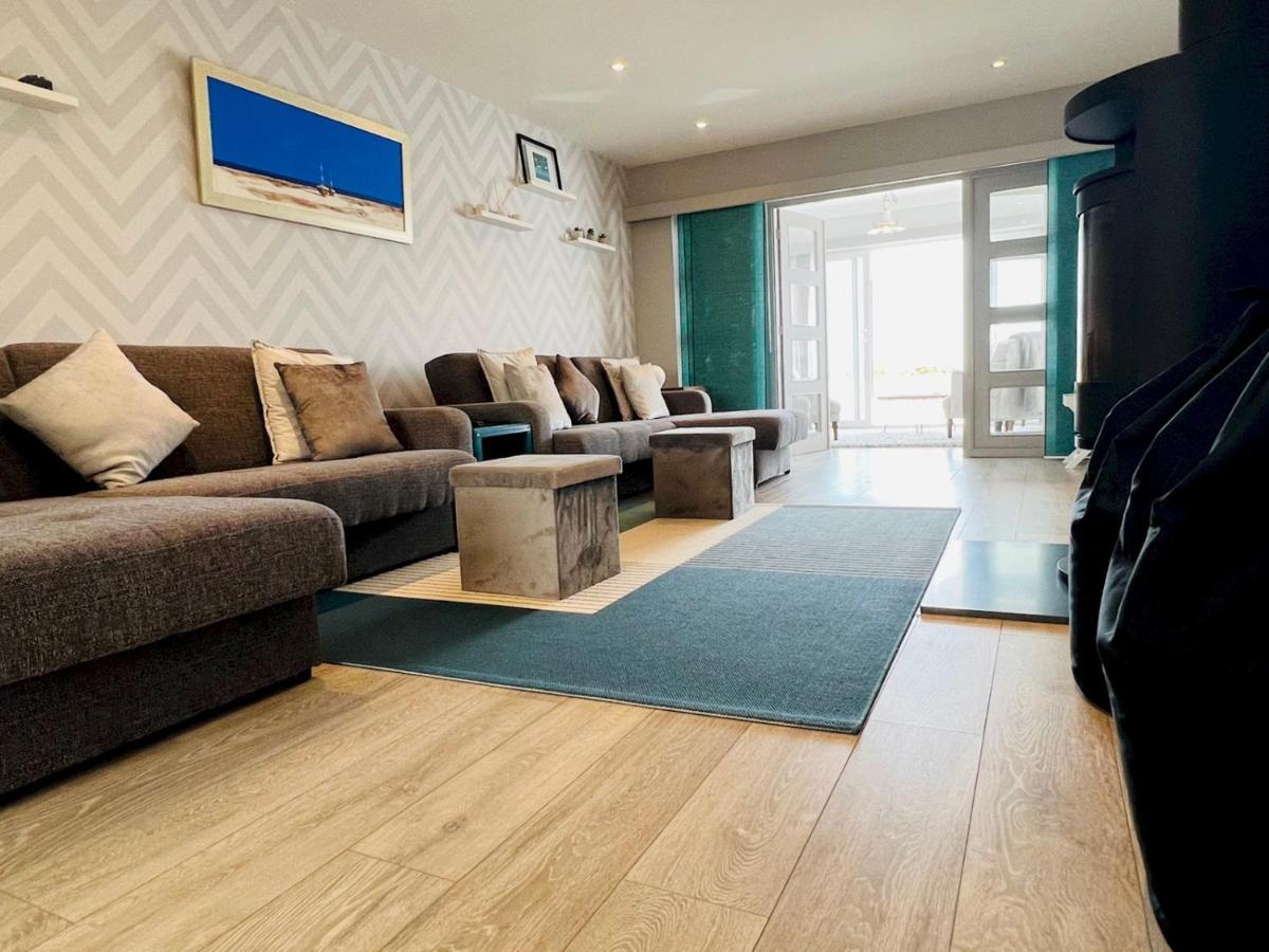 Pass The Keys Fabulous Beach Front Holiday Location Lydd Екстер'єр фото
