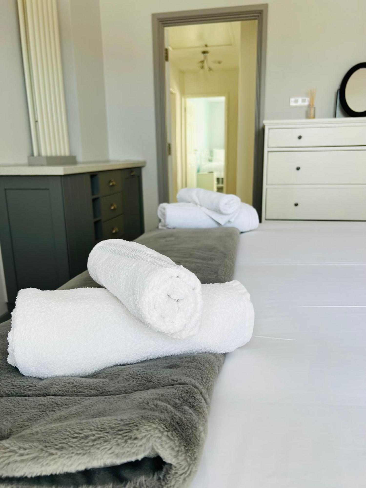 Pass The Keys Fabulous Beach Front Holiday Location Lydd Екстер'єр фото